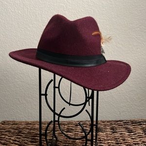 Burgundy wool hat with feather